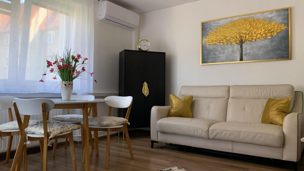 Golden Apartament Legionow ทอรูน ภายนอก รูปภาพ